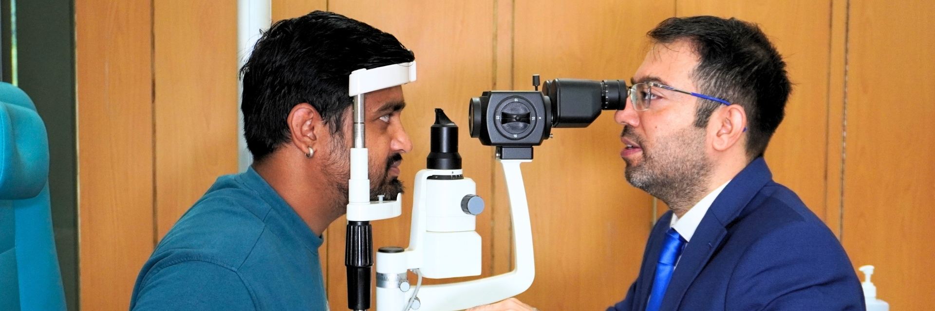 advanced eye care dr. abhishek sharma bloom vision clinic