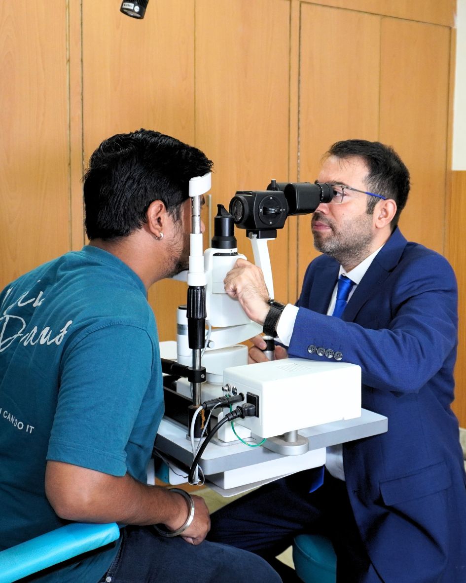 bloom vision clinic dr. abhishek sharma