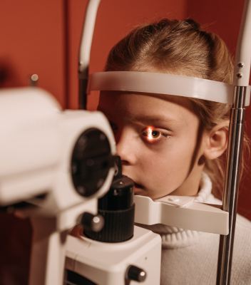 retina examination bloom vision clinic